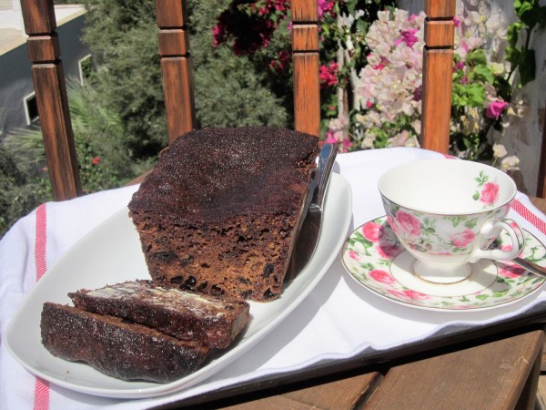 Sticky fruit teabread (600 x 450).jpg